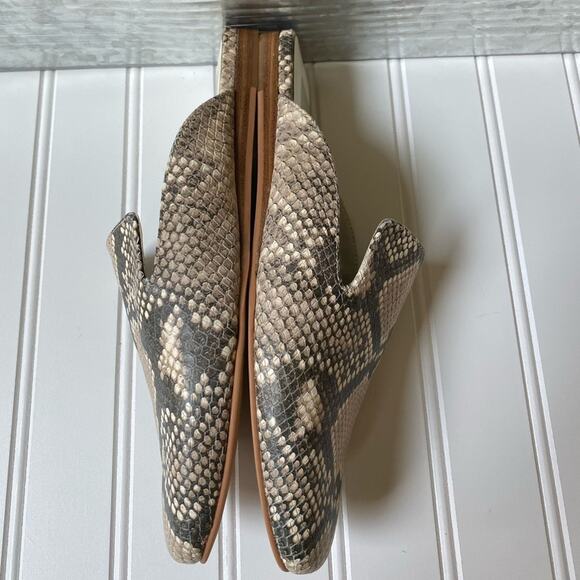 Dolce Vita mules sandals 6 snakeskin print slip on closed toe shoes tan gray NEW - Picture 6 of 8